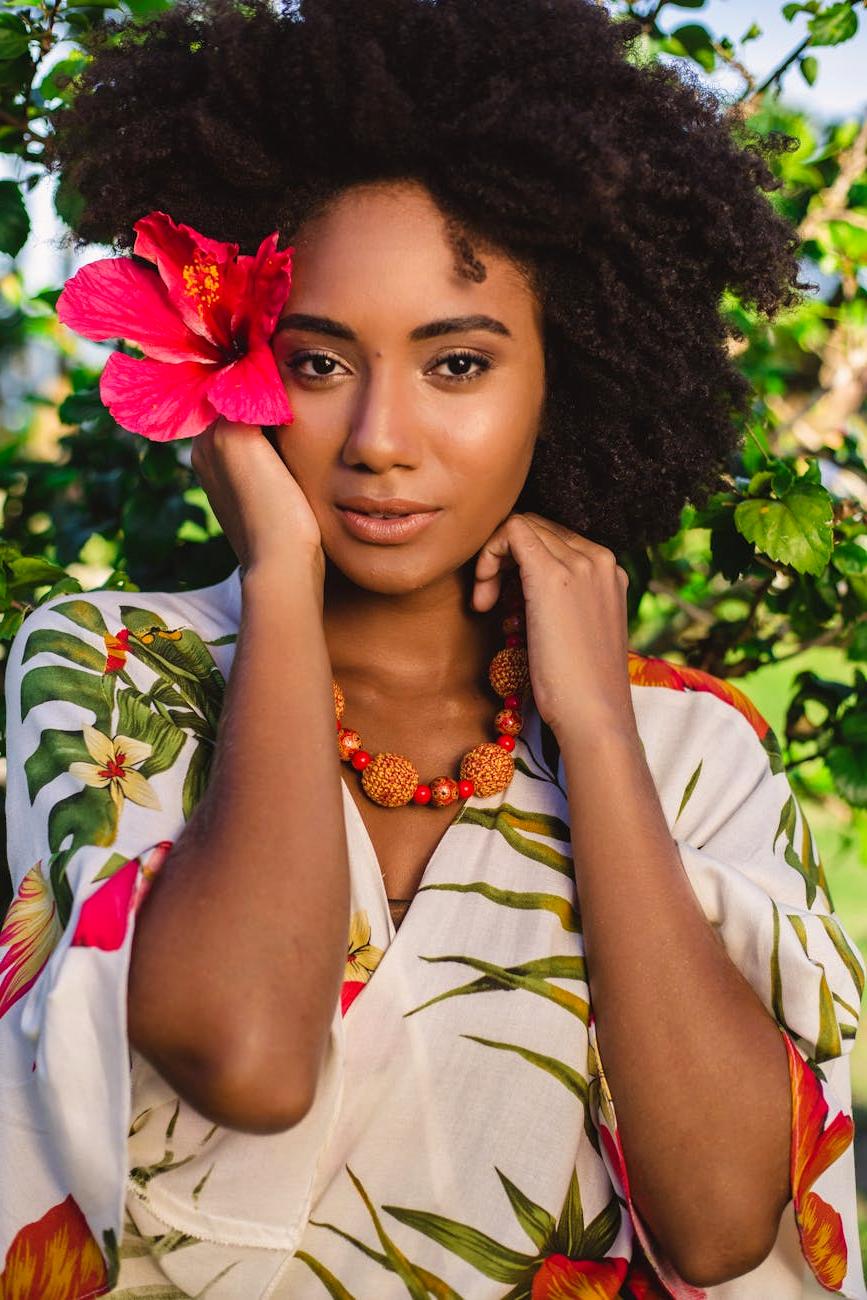 Tropical flower bed arrangement